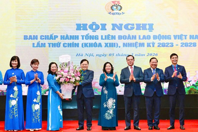 Ông Nguyễn Anh Tuấn được bầu giữ chức Chủ tịch Tổng Liên đoàn Lao động Việt Nam- Ảnh 2.