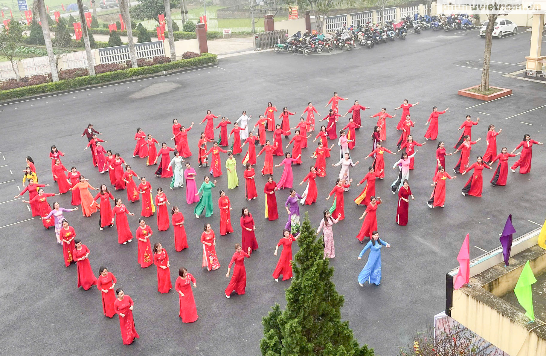 Phụ nữ Thái Nguyên: Nhiều hoạt động thiết thực từ cơ sở hưởng ứng Tuần lễ Áo dài 2026- Ảnh 1.