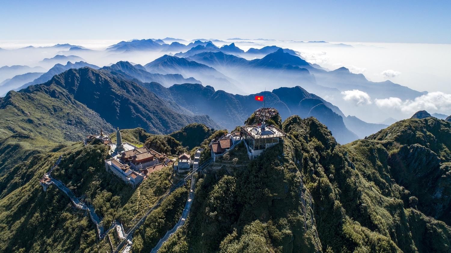 Sa Pa: 8/3 này, lên Fansipan “săn” mây, ngắm hoa và xem show “Đỉnh thiêng du ký”- Ảnh 6.