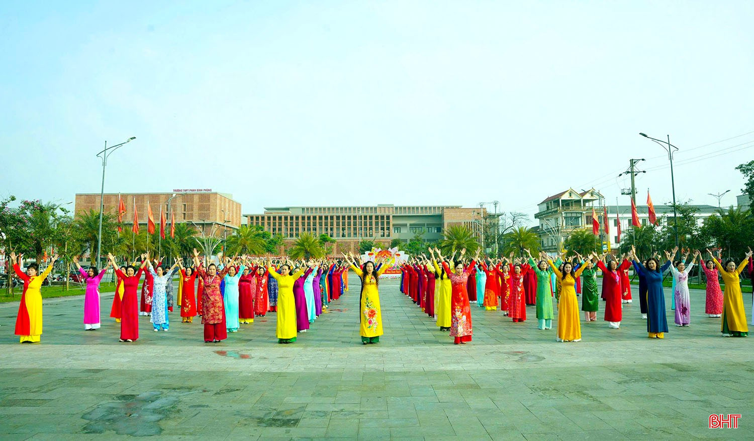 Hà Tĩnh: Sôi nổi các hoạt động chào mừng Ngày Quốc tế phụ nữ 8/3- Ảnh 1.