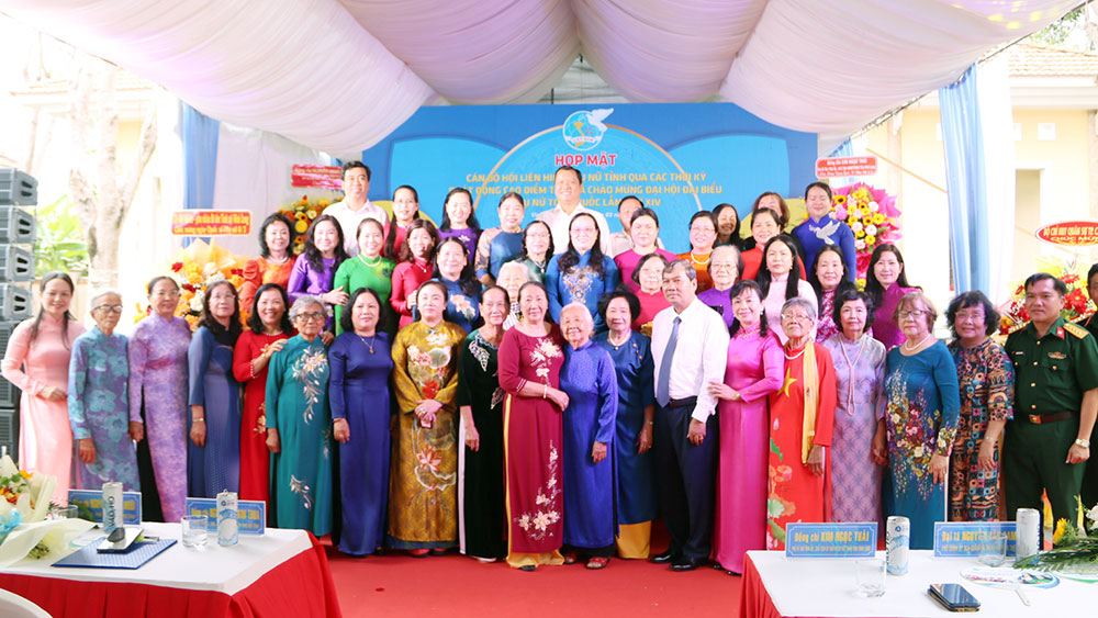 Hội LHPN tỉnh Vĩnh Long họp mặt kỷ niệm Ngày Quốc tế Phụ nữ 8/3- Ảnh 2.
