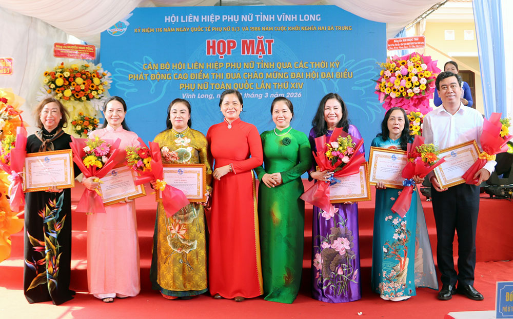 Hội LHPN tỉnh Vĩnh Long họp mặt kỷ niệm Ngày Quốc tế Phụ nữ 8/3- Ảnh 8.