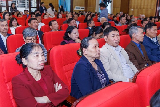 Từ ý kiến cử tri đến nghị trường: Cam kết hành động vì Nhân dân- Ảnh 4. Từ ý kiến cử tri đến nghị trường: Cam kết hành động vì Nhân dân- Ảnh 4.