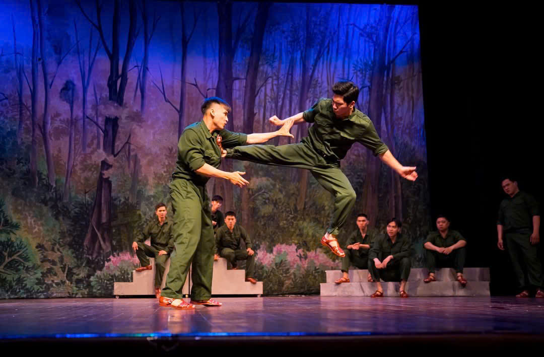 Tái hiện ký ức bi tráng mặt trận Vị Xuyên trên sân khấu kịch- Ảnh 4. Tái hiện ký ức bi tráng mặt trận Vị Xuyên trên sân khấu kịch- Ảnh 4.