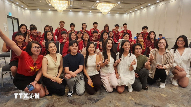 Tuyển bóng đá nữ Việt Nam truyền cảm hứng cho cộng đồng người Việt ở nước ngoài- Ảnh 2.