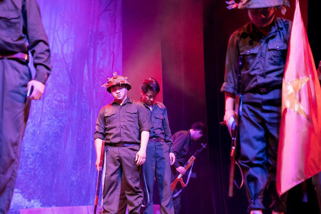 Tái hiện ký ức bi tráng mặt trận Vị Xuyên trên sân khấu kịch- Ảnh 3. Tái hiện ký ức bi tráng mặt trận Vị Xuyên trên sân khấu kịch- Ảnh 3.