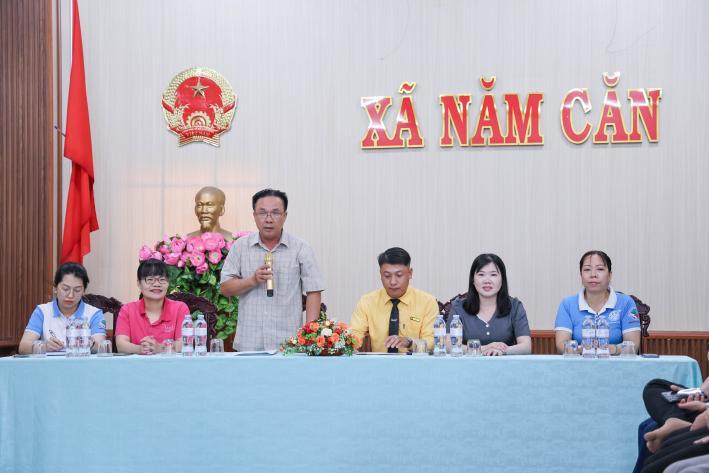 2. phu nu kho khan xa Nam Can va Cai Doi Vang nhan ho tro von vay 