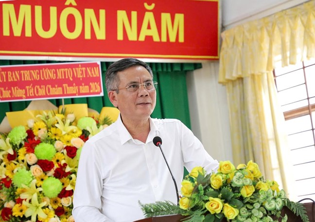 Phó Bí thư Đảng ủy MTTQ, các đoàn thể Trung ương Trần Thắng thăm, chúc Tết Chôl Chnăm Thmây 2026 tại Cần Thơ- Ảnh 1.