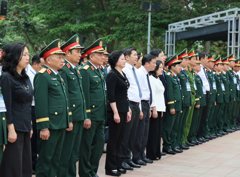 Phó Thủ tướng Phạm Thị Thanh Trà phát động Chiến dịch 500 ngày đêm tìm kiếm, quy tập và xác định danh tính hài cốt liệt sĩ- Ảnh 5.