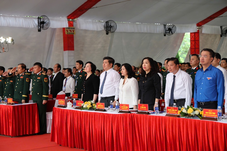 Phó Thủ tướng Phạm Thị Thanh Trà phát động Chiến dịch 500 ngày đêm tìm kiếm, quy tập và xác định danh tính hài cốt liệt sĩ- Ảnh 7.