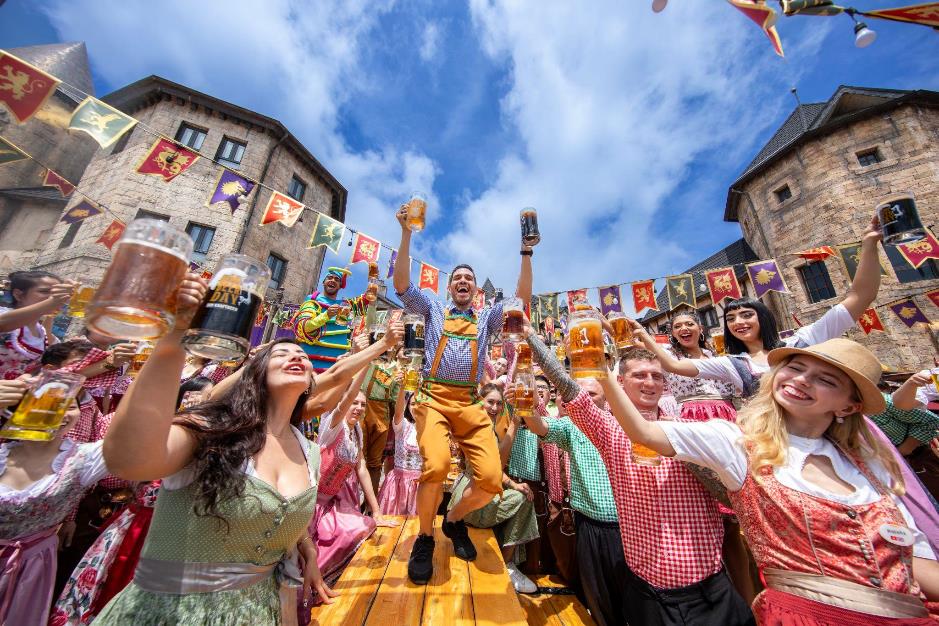 Dịp lễ 30/4 - 1/5, đừng bỏ lỡ "đại tiệc" nghệ thuật, ẩm thực và bia trên đỉnh Bà Nà- Ảnh 1.