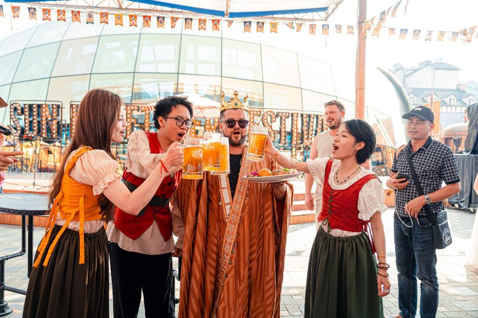 Dịp lễ 30/4 - 1/5, đừng bỏ lỡ "đại tiệc" nghệ thuật, ẩm thực và bia trên đỉnh Bà Nà- Ảnh 4.