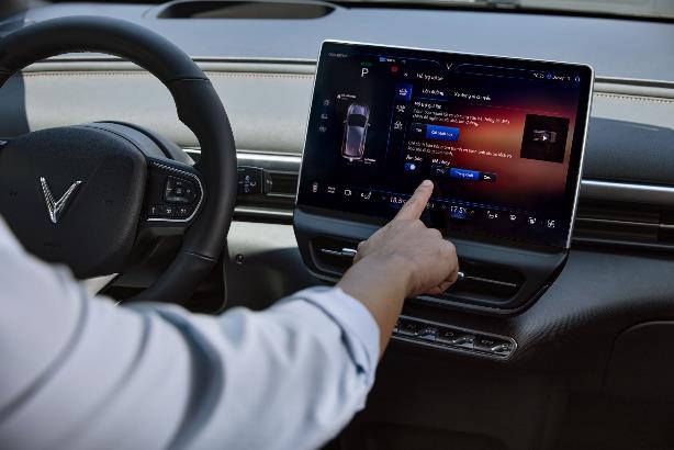 Khách hàng sở hữu VinFast VF 6: “Quyết định chuyển sang xe điện là bước đi sáng suốt”- Ảnh 2.