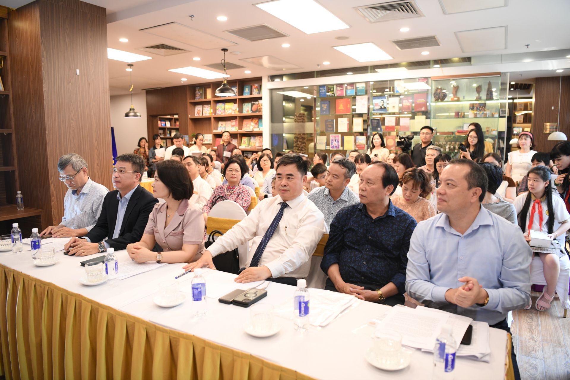 Khởi động dự án 1.000 thư viện tri thức cho học sinh- Ảnh 1.