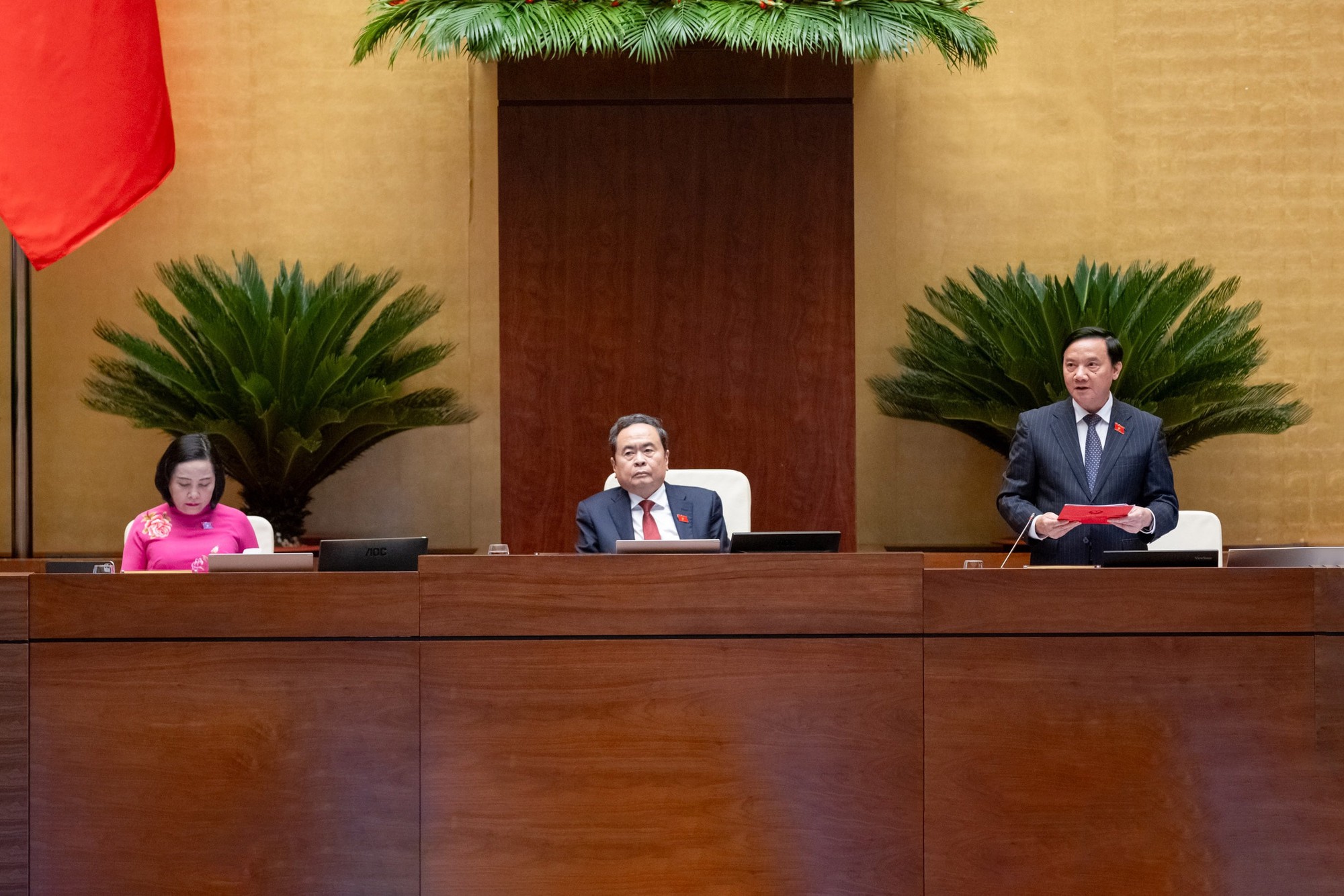 Chủ tịch UBND cấp xã có thẩm quyền ký giấy tờ hộ tịch- Ảnh 1.