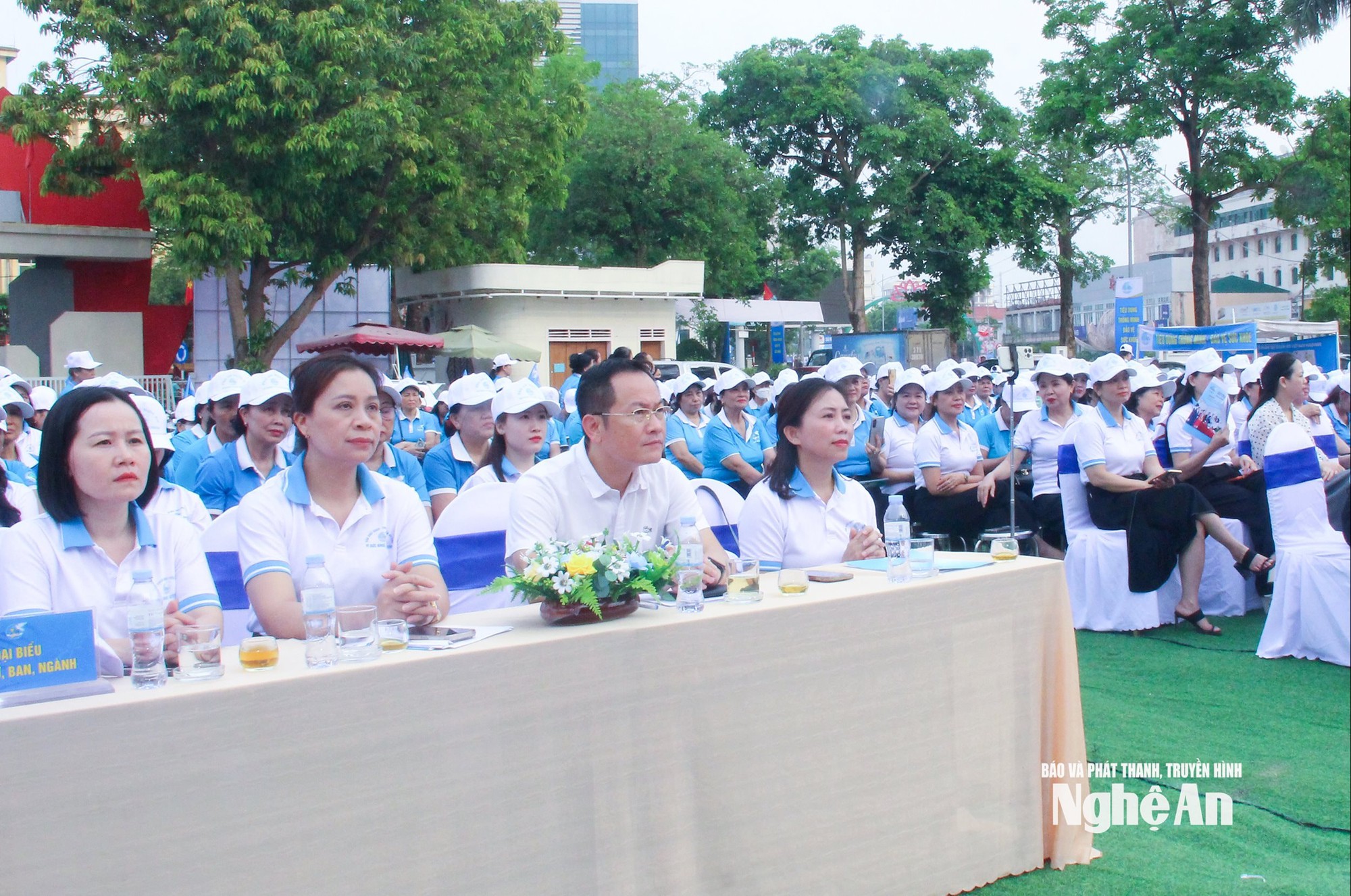 Phụ nữ Nghệ An ra quân hưởng ứng Tháng an toàn thực phẩm- Ảnh 1.