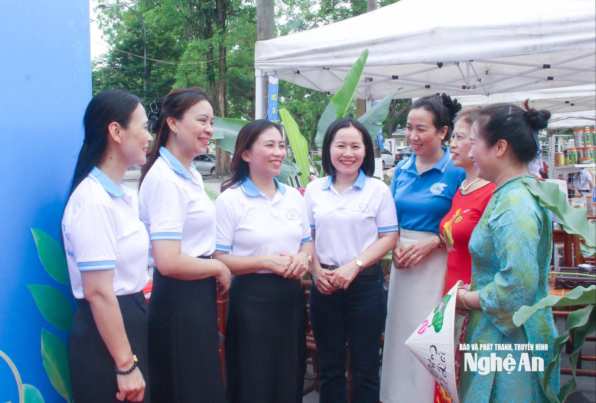 Phụ nữ Nghệ An ra quân hưởng ứng Tháng an toàn thực phẩm- Ảnh 7.