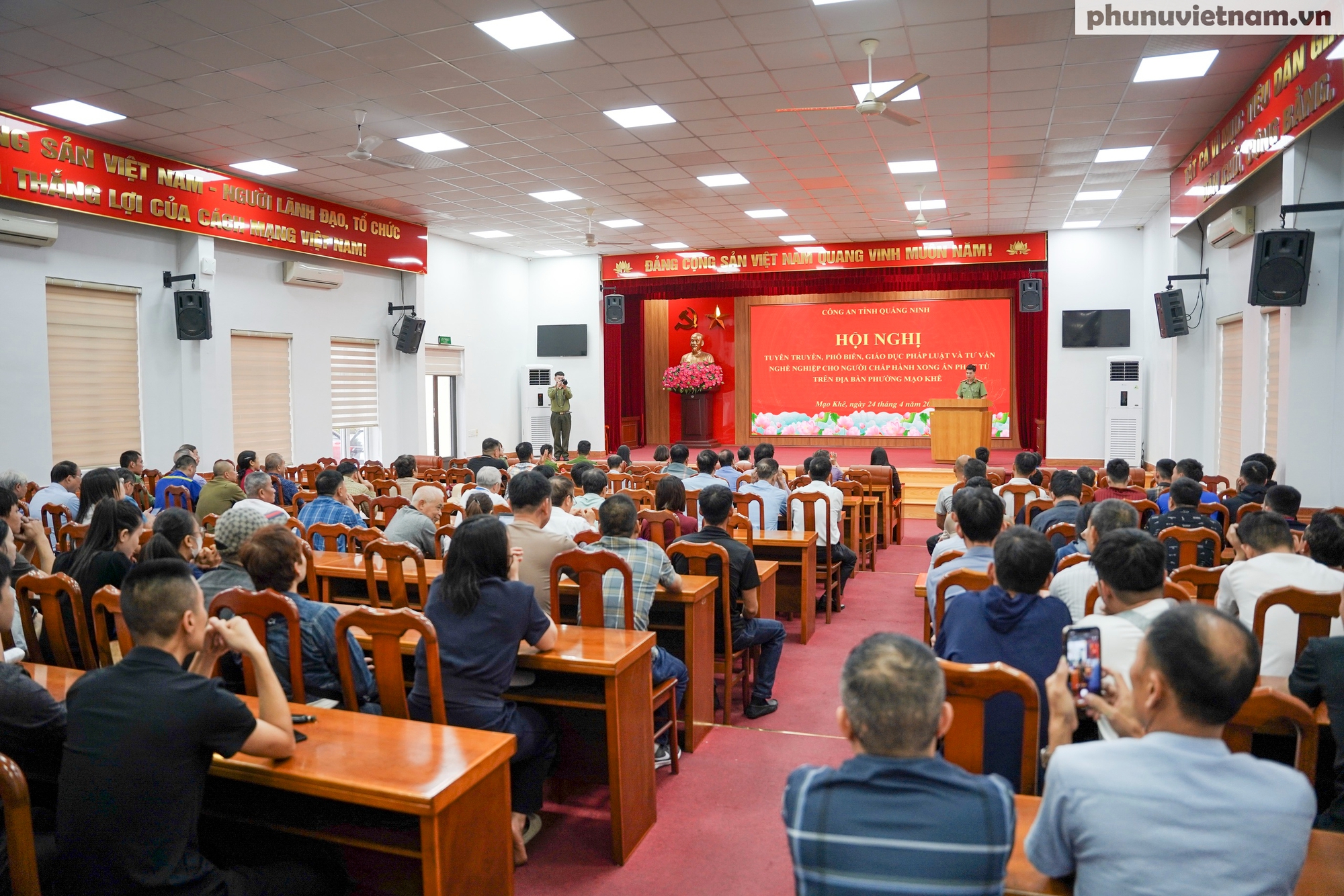 Giáo dục pháp luật, tư vấn việc làm cho gần 200 người chấp hành xong án phạt tù- Ảnh 1.