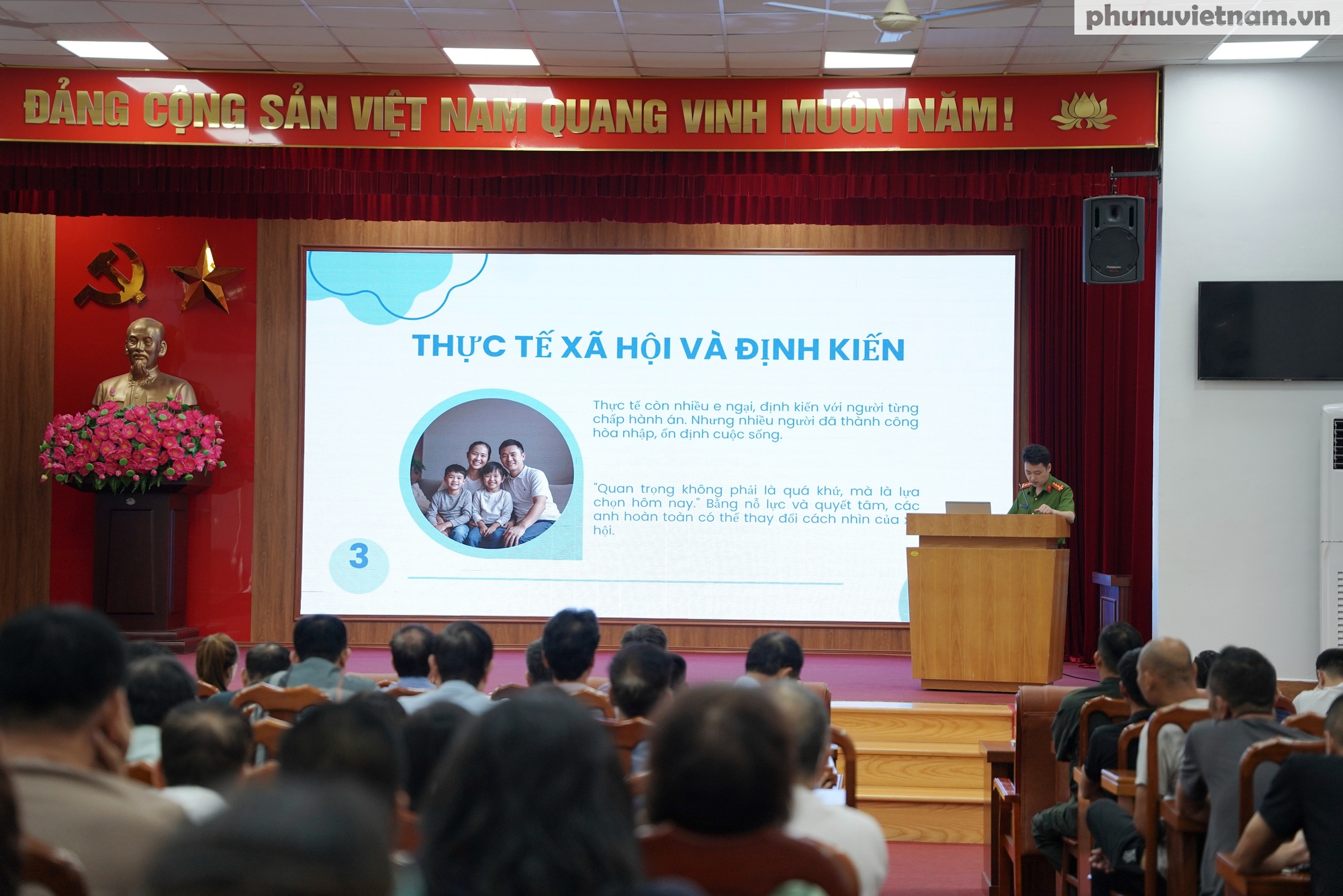 Giáo dục pháp luật, tư vấn việc làm cho gần 200 người chấp hành xong án phạt tù- Ảnh 8.