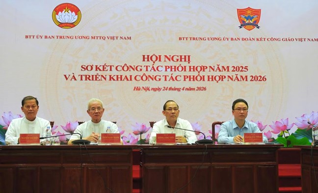UBTƯ MTTQ Việt Nam tổ chức Hội nghị Sơ kết công tác phối hợp năm 2025 với Ủy ban Đoàn kết Công giáo Việt Nam- Ảnh 1.
