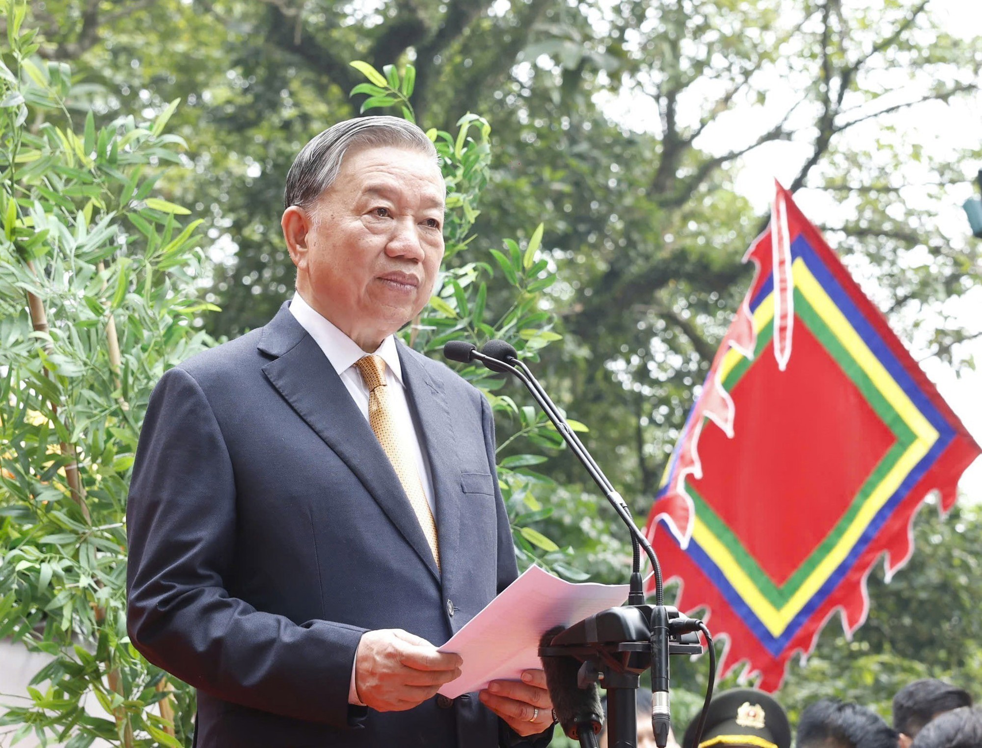 Từ Đền Hùng, nghĩ về trách nhiệm với Nhân dân và tương lai đất nước- Ảnh 3.