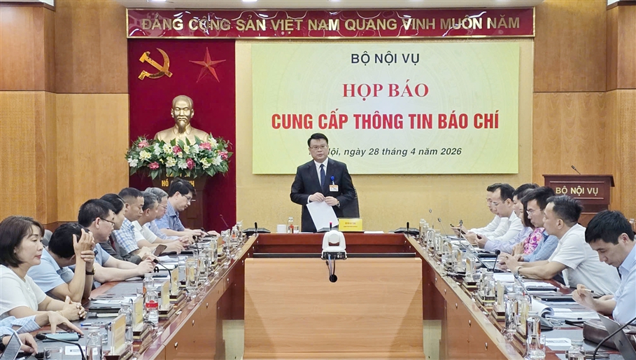 Sắp xếp tinh gọn, giảm số lượng thôn, tổ dân phố; hoàn thiện chế độ, chính sách đối với người hoạt động không chuyên trách- Ảnh 1.