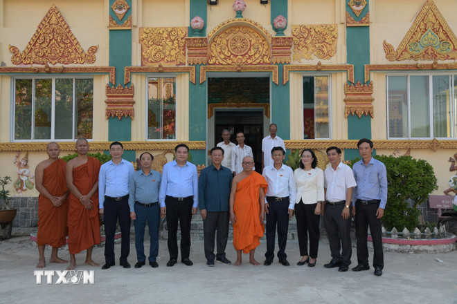 Chủ tịch Hội đồng Dân tộc của Quốc hội chúc Tết Chôl Chnăm Thmây tại Cà Mau- Ảnh 1.