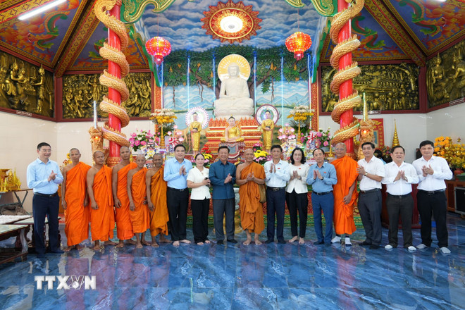 Chủ tịch Hội đồng Dân tộc của Quốc hội chúc Tết Chôl Chnăm Thmây tại Cà Mau- Ảnh 2.