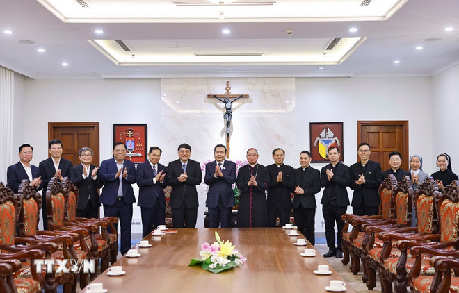 Chủ tịch Quốc hội: Đảng, Nhà nước đánh giá cao đóng góp của đồng bào Công giáo- Ảnh 2.