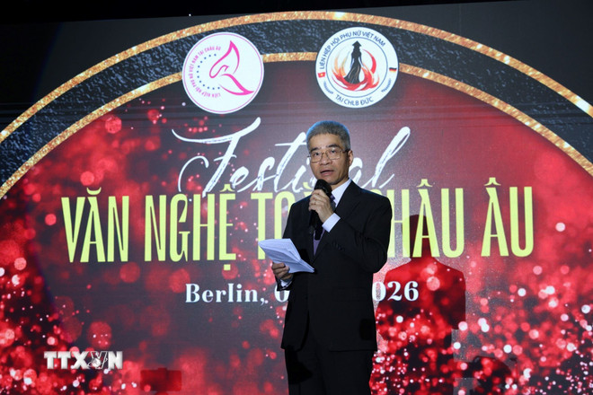 Festival Văn nghệ toàn châu Âu và ra mắt Hội Nữ Doanh nhân Việt Nam tại châu Âu- Ảnh 1.