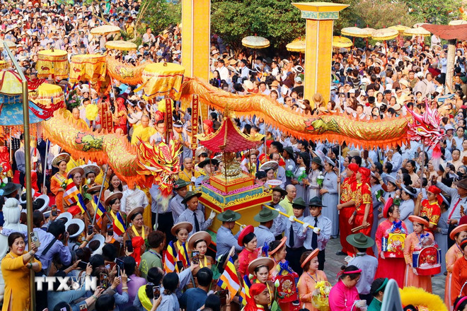 Lễ hội Quán Thế Âm - kết nối di sản với phát triển du lịch bền vững- Ảnh 1.