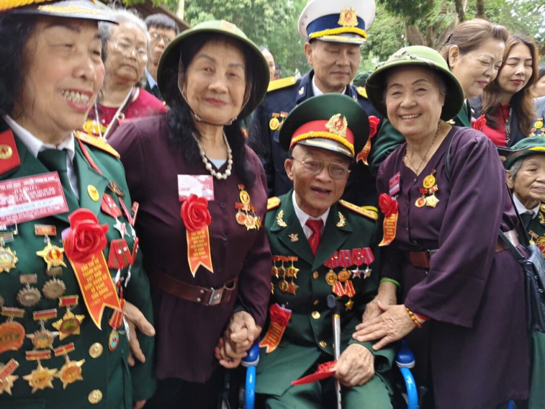 Lê Xuân Niêm: Người thương binh viết tiếp sử vàng bằng bước chân không mỏi- Ảnh 2. Lê Xuân Niêm: Người thương binh viết tiếp sử vàng bằng bước chân không mỏi- Ảnh 2.