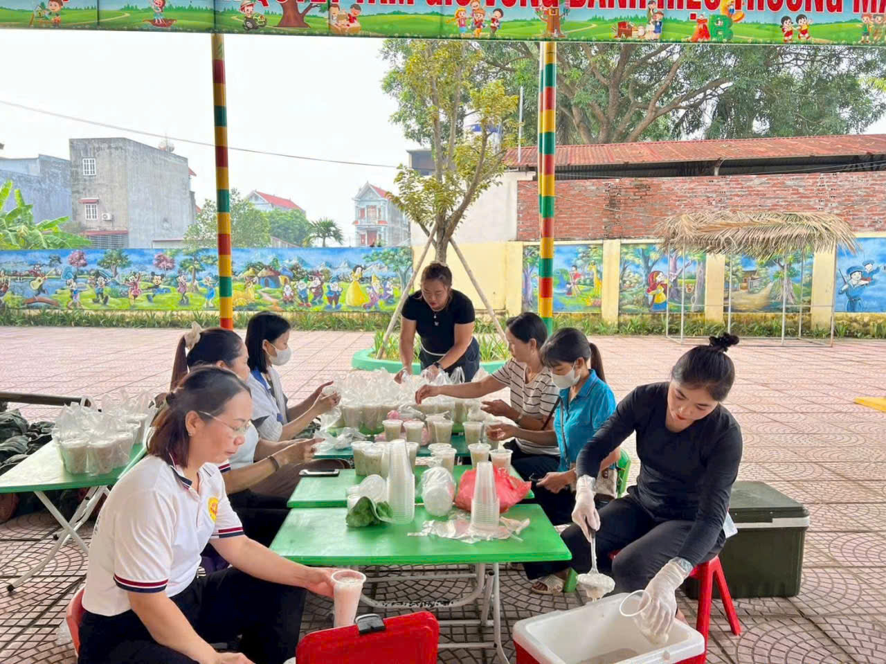 Hạnh phúc Việt Nam: Từ chỉ số đến đời sống - Bài 2: Mạch ngầm hạnh phúc của người Việt- Ảnh 6. Hạnh phúc Việt Nam: Từ chỉ số đến đời sống - Bài 2: Mạch ngầm hạnh phúc của người Việt- Ảnh 6.