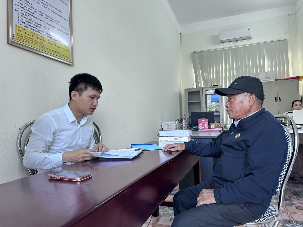 Mở rộng đối tượng trợ giúp pháp lý: Bước đi nhân văn hướng tới nền công lý không rào cản- Ảnh 3. Mở rộng đối tượng trợ giúp pháp lý: Bước đi nhân văn hướng tới nền công lý không rào cản- Ảnh 3.