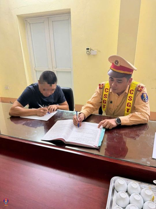 Chở quá 31 người, xe khách giường nằm bị phạt 77,5 triệu đồng- Ảnh 1.