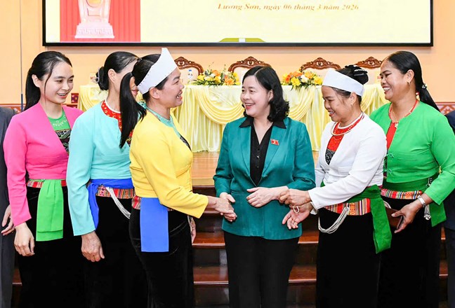Mặt trận Tổ quốc Việt Nam - Nòng cốt chính trị trong tập hợp, đoàn kết và phát huy vai trò của nhân dân trong kỷ nguyên mới theo tinh thần Đại hội XIV của Đảng- Ảnh 4. Mặt trận Tổ quốc Việt Nam - Nòng cốt chính trị trong tập hợp, đoàn kết và phát huy vai trò của nhân dân trong kỷ nguyên mới theo tinh thần Đại hội XIV của Đảng- Ảnh 4.