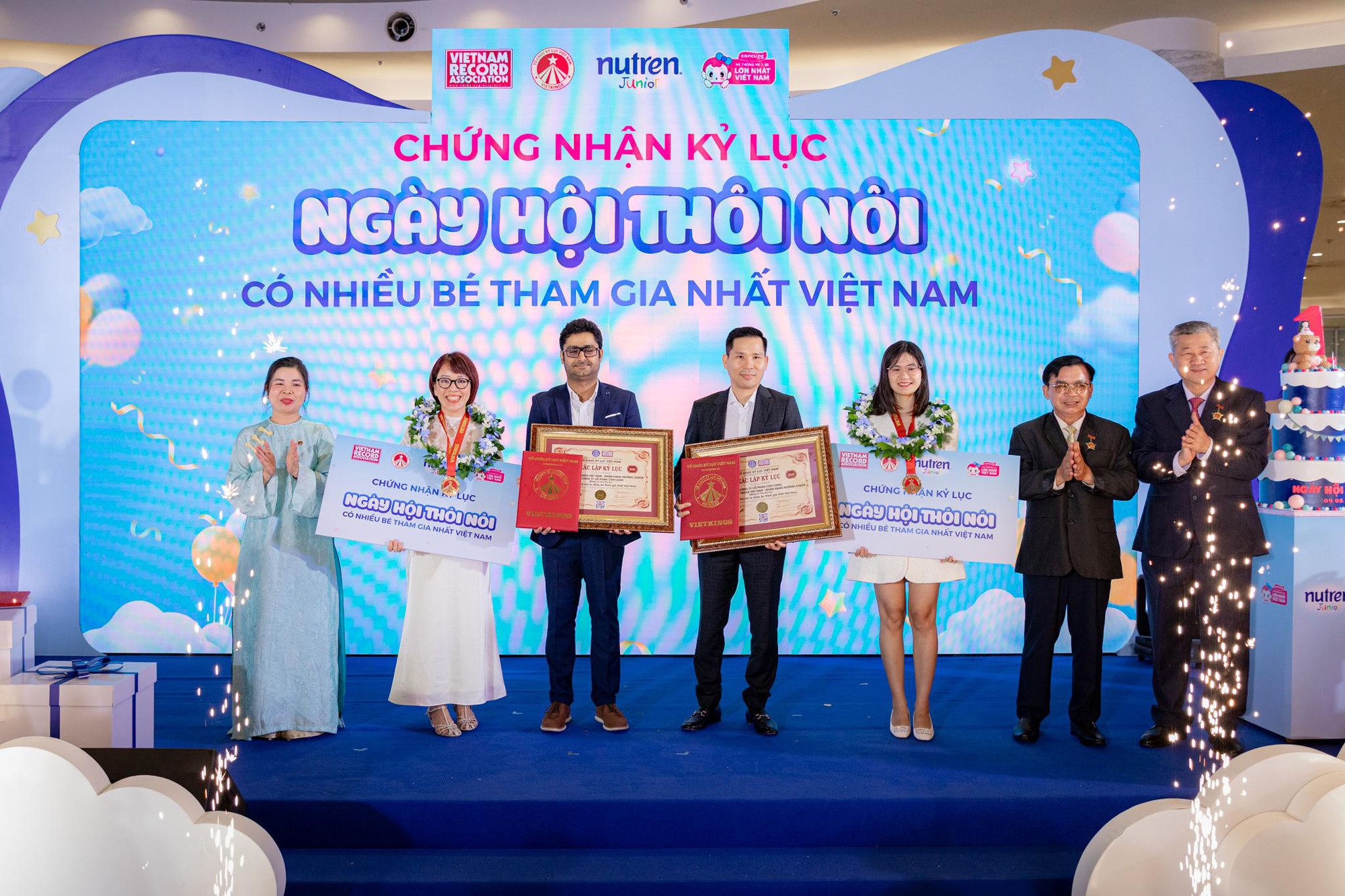 Ngày hội thôi nôi quy tụ hàng trăm gia đình, hướng tới xác lập kỷ lục Viêt Nam- Ảnh 2.
