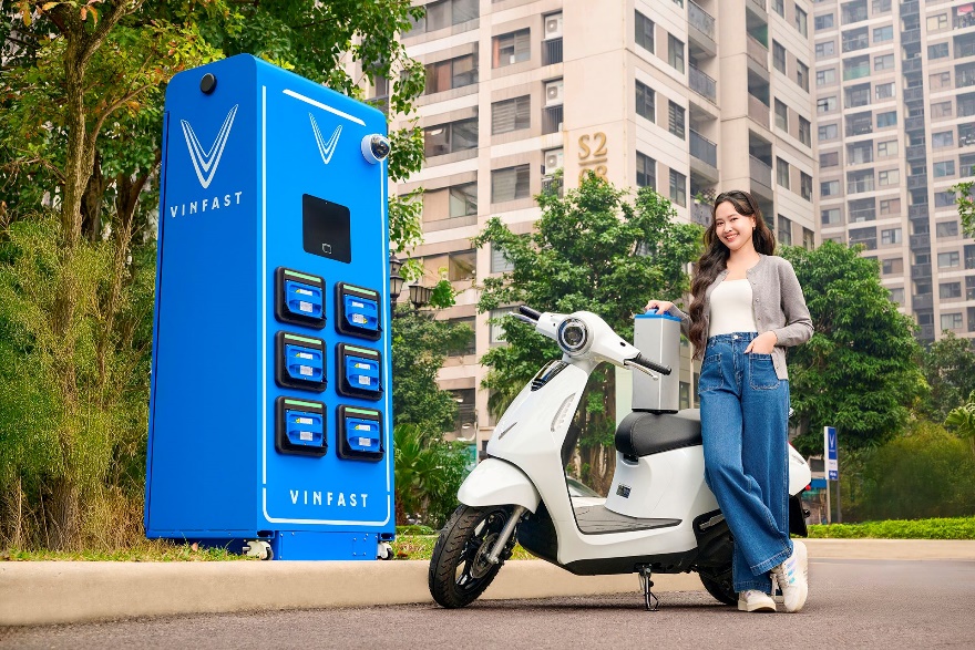 Đổi pin 1 phút, sạc miễn phí khắp nơi: Lý do người dùng ngày càng chuộng xe máy điện VinFast- Ảnh 3.