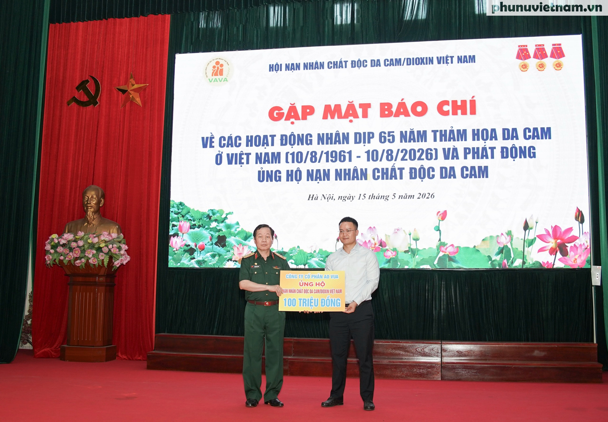 Hơn 3,1 tỉ đồng ủng hộ Nạn nhân chất độc da cam/dioxin Việt Nam- Ảnh 2. Hơn 3,1 tỉ đồng ủng hộ Nạn nhân chất độc da cam/dioxin Việt Nam- Ảnh 2.