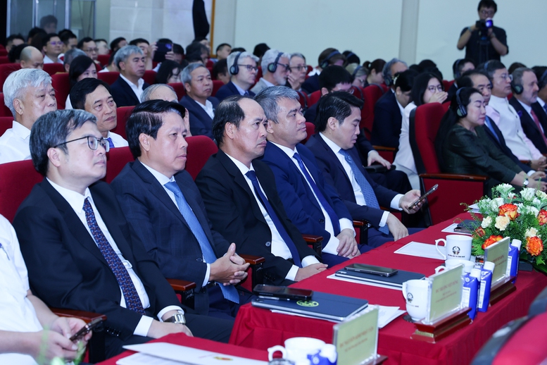 Thủ tướng Lê Minh Hưng: Khoa học công nghệ, đổi mới sáng tạo là yếu tố sống còn để hiện thực hóa khát vọng phát triển đất nước- Ảnh 4.