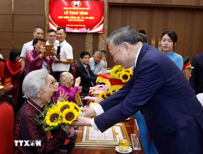 Tổng Bí thư, Chủ tịch nước Tô Lâm: Đảng viên lão thành là chỗ dựa tinh thần tin cậy- Ảnh 2.