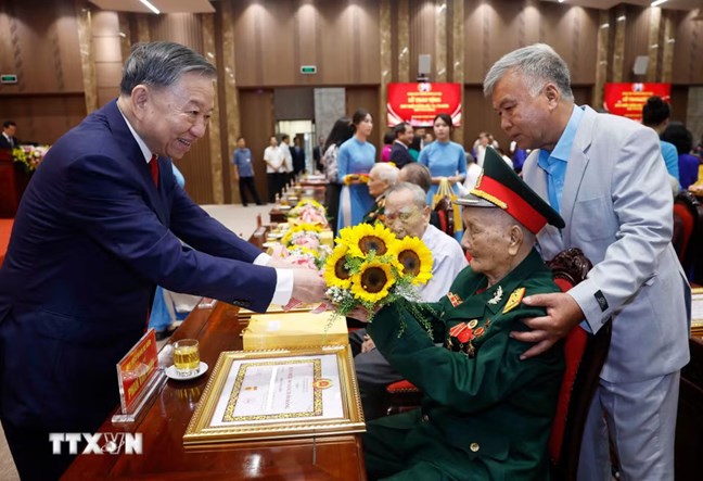 Tổng Bí thư, Chủ tịch nước Tô Lâm: Đảng viên lão thành là chỗ dựa tinh thần tin cậy- Ảnh 3.
