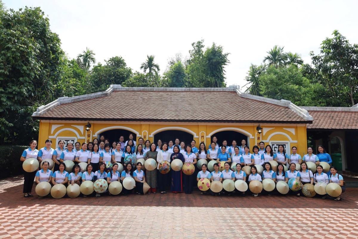 Phụ nữ Đà Nẵng về nguồn, lan tỏa yêu thương- Ảnh 2.