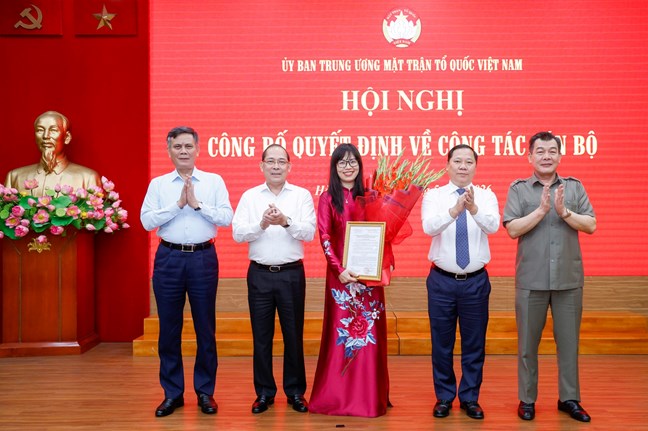 Đồng chí Mai Phương Thảo được bổ nhiệm làm Trợ lý Chủ tịch Ủy ban Trung ương MTTQ Việt Nam Bùi Thị Minh Hoài- Ảnh 3. Đồng chí Mai Phương Thảo được bổ nhiệm làm Trợ lý Chủ tịch Ủy ban Trung ương MTTQ Việt Nam Bùi Thị Minh Hoài- Ảnh 3.
