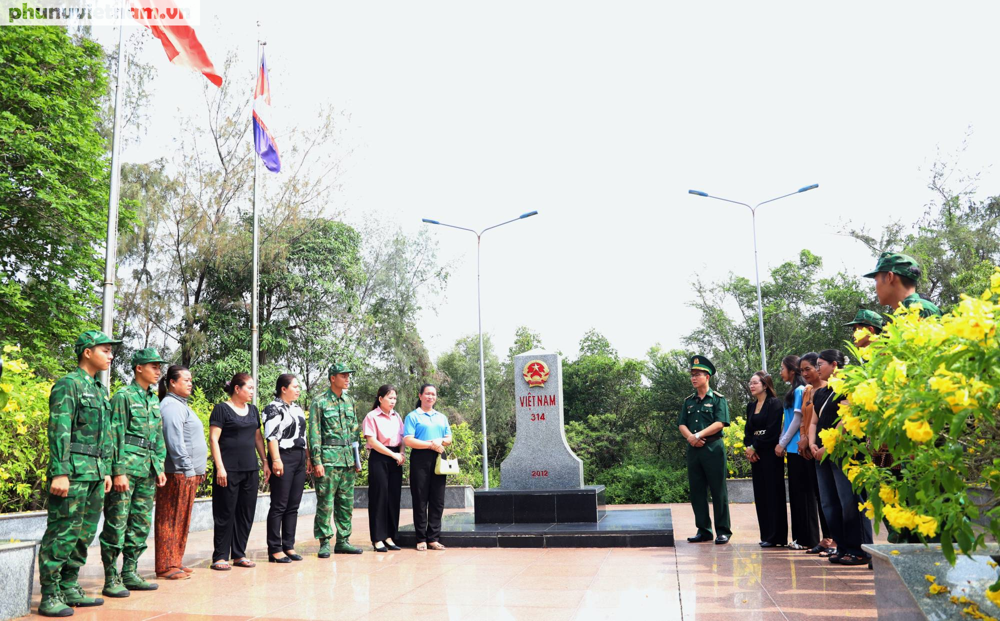Phụ nữ An Giang chung sức bảo vệ an ninh biên giới- Ảnh 1.