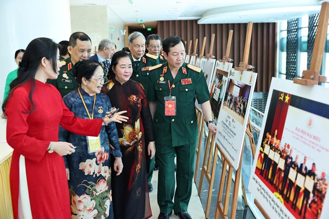 Chủ tịch UBTƯ MTTQ Việt Nam Bùi Thị Minh Hoài dự Đại hội Điển hình tiên tiến "Vì nạn nhân chất độc da cam"- Ảnh 4. Chủ tịch UBTƯ MTTQ Việt Nam Bùi Thị Minh Hoài dự Đại hội Điển hình tiên tiến "Vì nạn nhân chất độc da cam"- Ảnh 4.