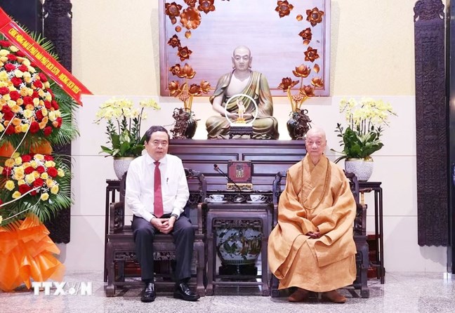 Chủ tịch Quốc hội Trần Thanh Mẫn chúc mừng Đại lễ Phật đản tại TPHCM- Ảnh 1. Chủ tịch Quốc hội Trần Thanh Mẫn chúc mừng Đại lễ Phật đản tại TPHCM- Ảnh 1.