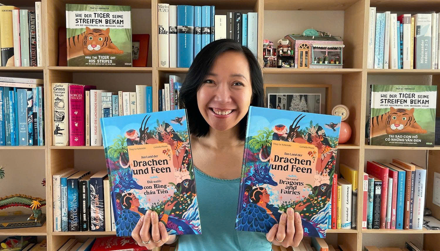 Bookshelves abroad keeping the Vietnamese spirit alive- Ảnh 1.