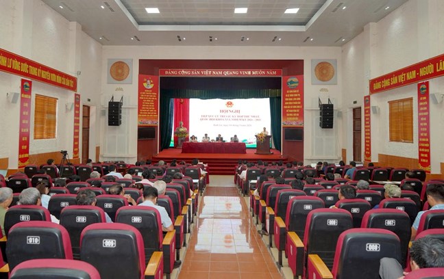 Phó Chủ tịch - Tổng Thư ký Hà Thị Nga tiếp xúc cử tri xã Bình Lư, tỉnh Lai Châu- Ảnh 1.