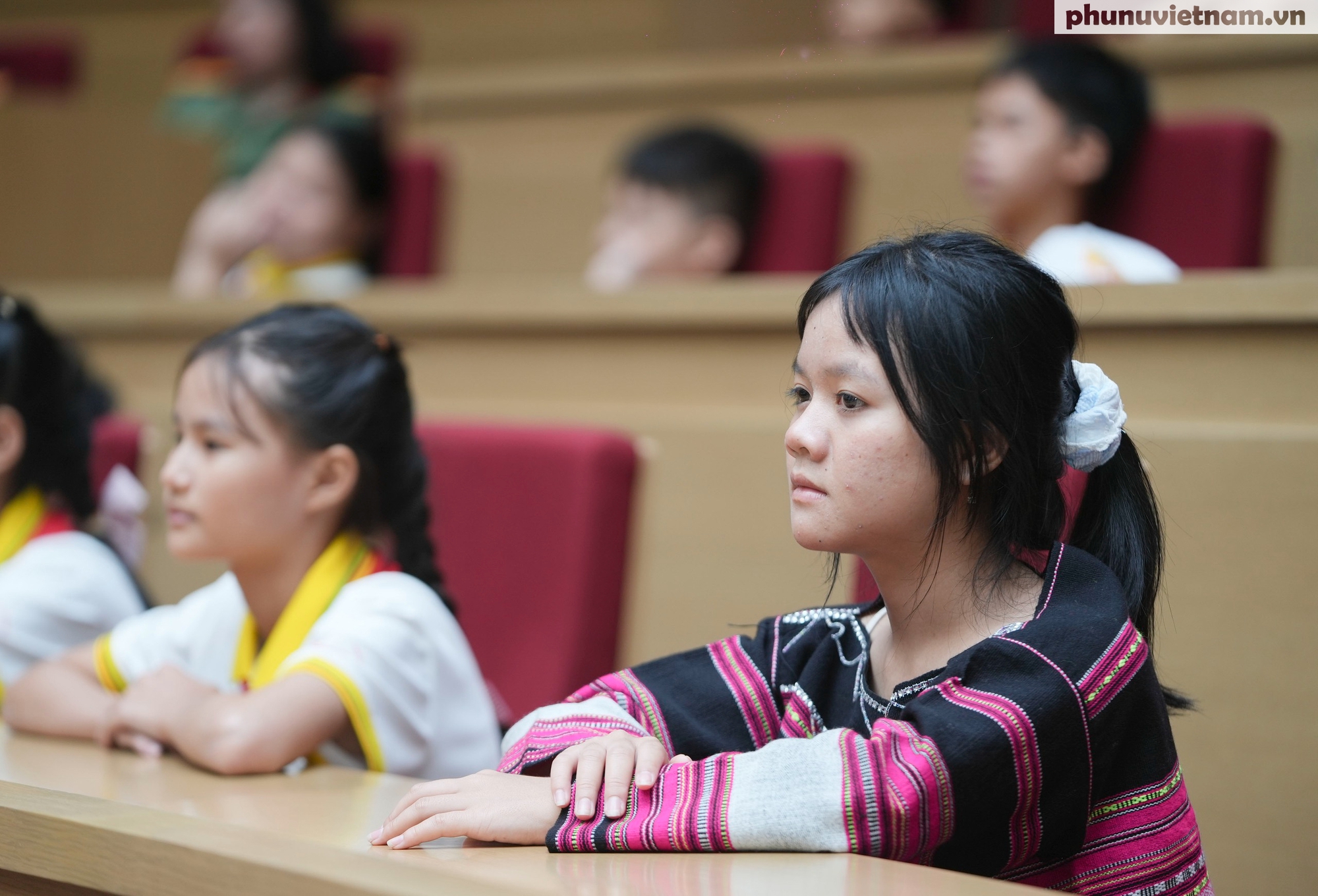 Bộ Công an gặp mặt, biểu dương 150 con cán bộ, chiến sĩ, thương binh, liệt sĩ, con đỡ đầu- Ảnh 10. Bộ Công an gặp mặt, biểu dương 150 con cán bộ, chiến sĩ, thương binh, liệt sĩ, con đỡ đầu- Ảnh 10.